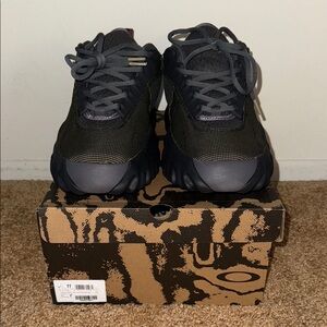 Oakley Factory Team Jacquard Chop Saw - Graphite/Green - 11